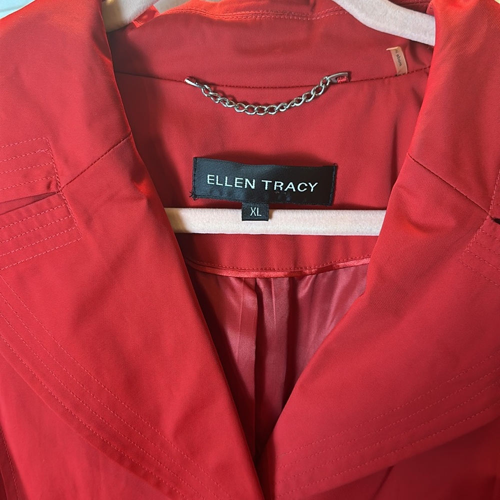 Red Ellen Tracy Trench Coat with Belt and Pockets - Picture 2 of 8